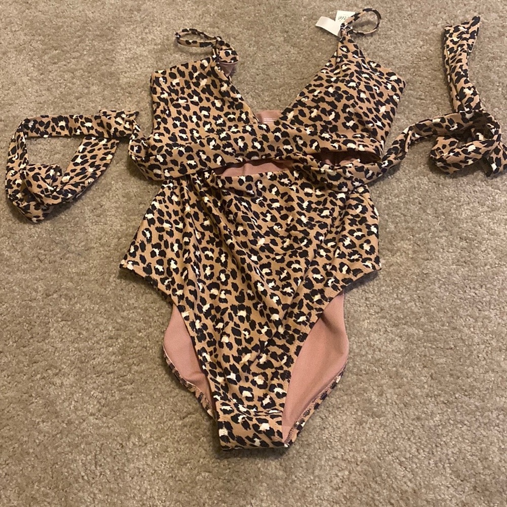AERIE Leopard One Piece Swimsuit (Large)